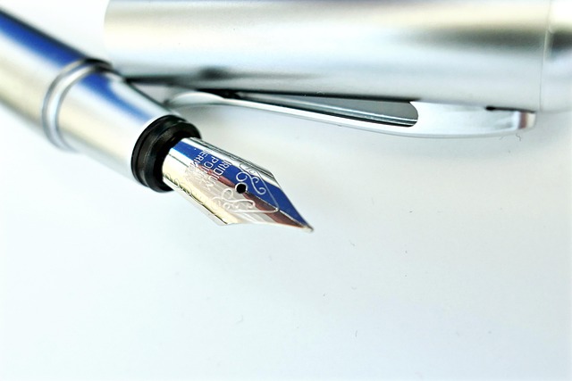 Fountain pen writing angle diagram style illustration on paper